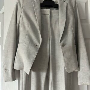 H&M Gray Modern Suit Set with Notched Lapels